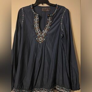Navy blue Double D Ranchwear blouse.